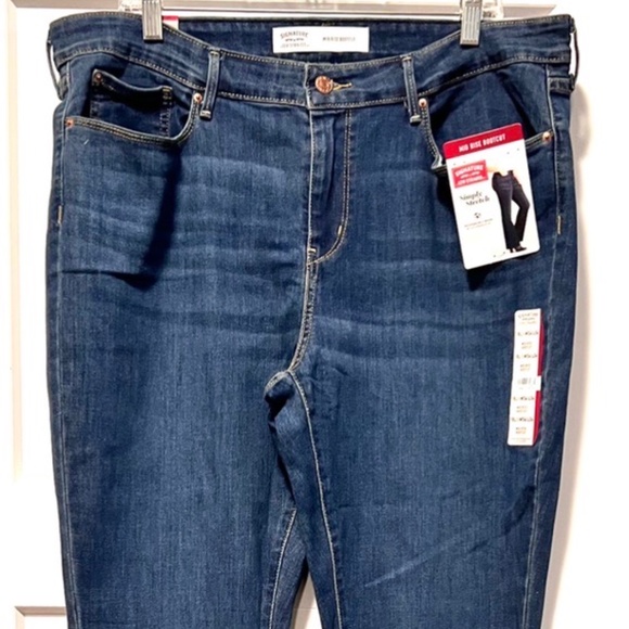 Signature by Levi Strauss Denim - COPY - NWT Women's Levi Signature Simply Stretch Mid Rise Bootcut Jeans Sz. 18L…